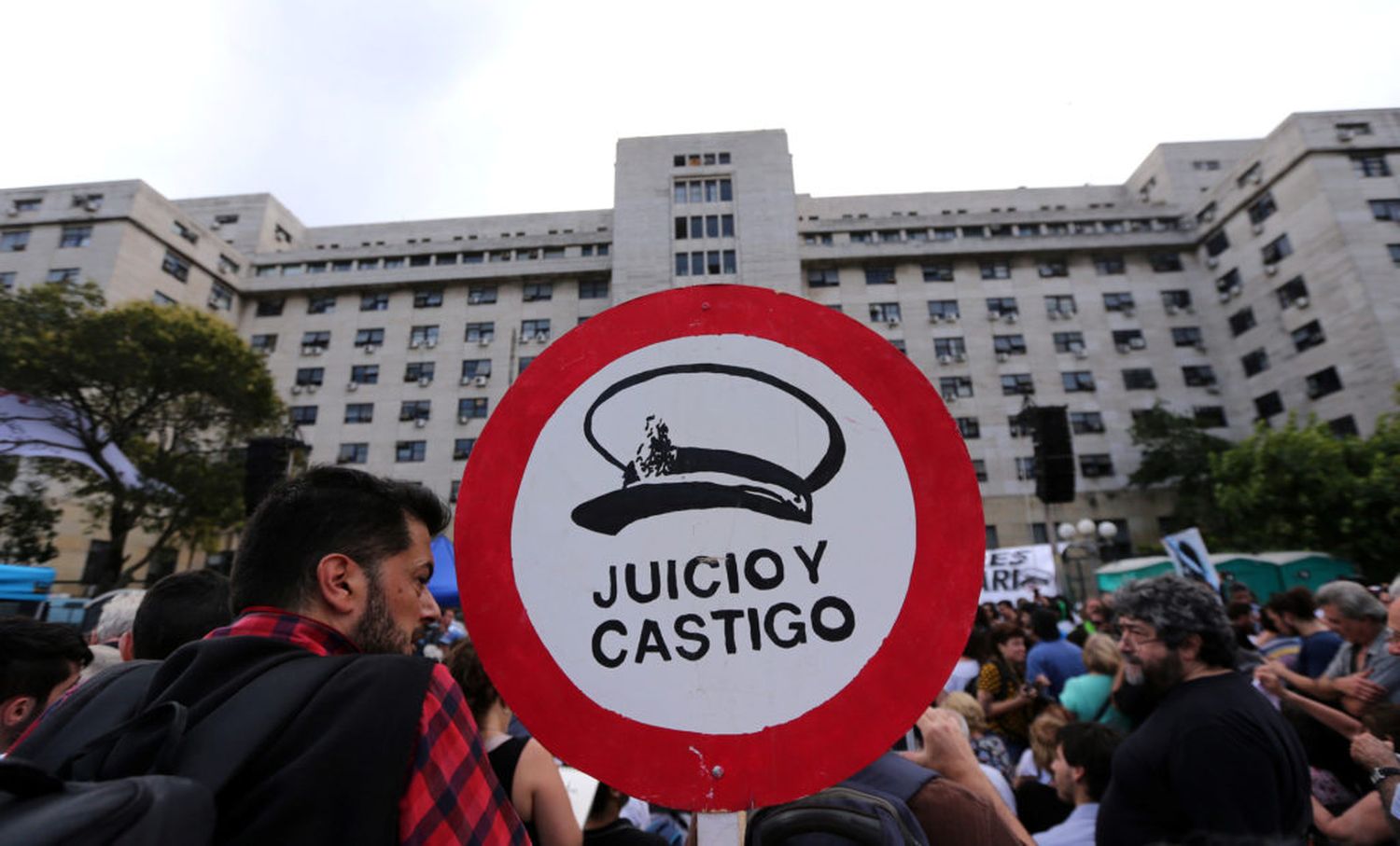Dan el veredicto en el juicio a cinco exmilitares por delitos de lesa humanidad en La Pla