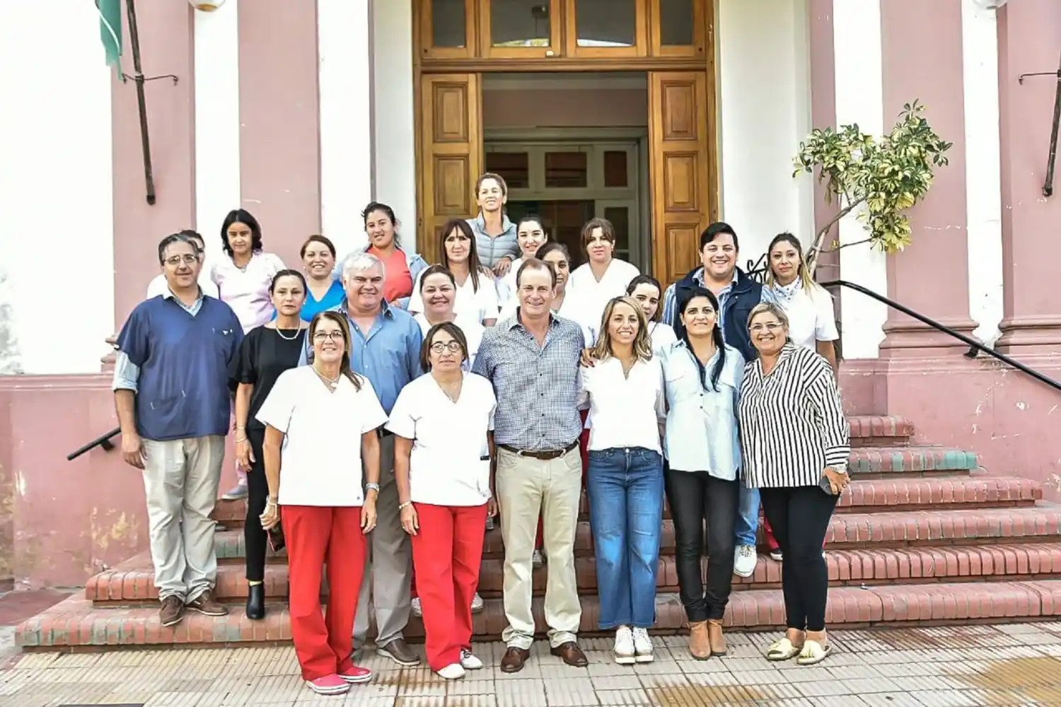 Bordet recorrió la obra de ampliación del hospital geriátrico Domingo Cúneo en Victoria