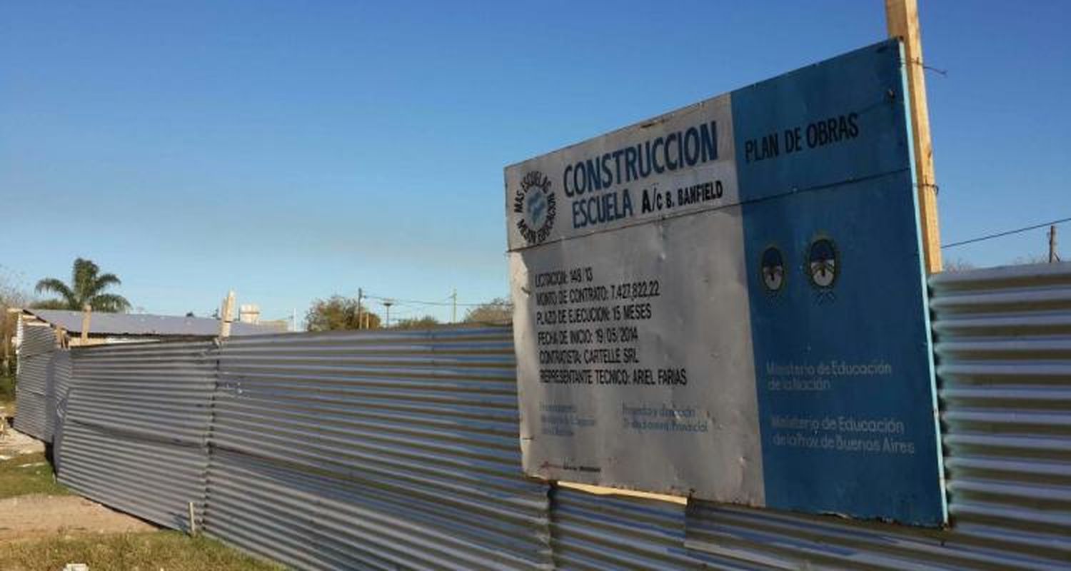 Escuela de Banfield: La empresa constructora se fue sin pagar a los empleados