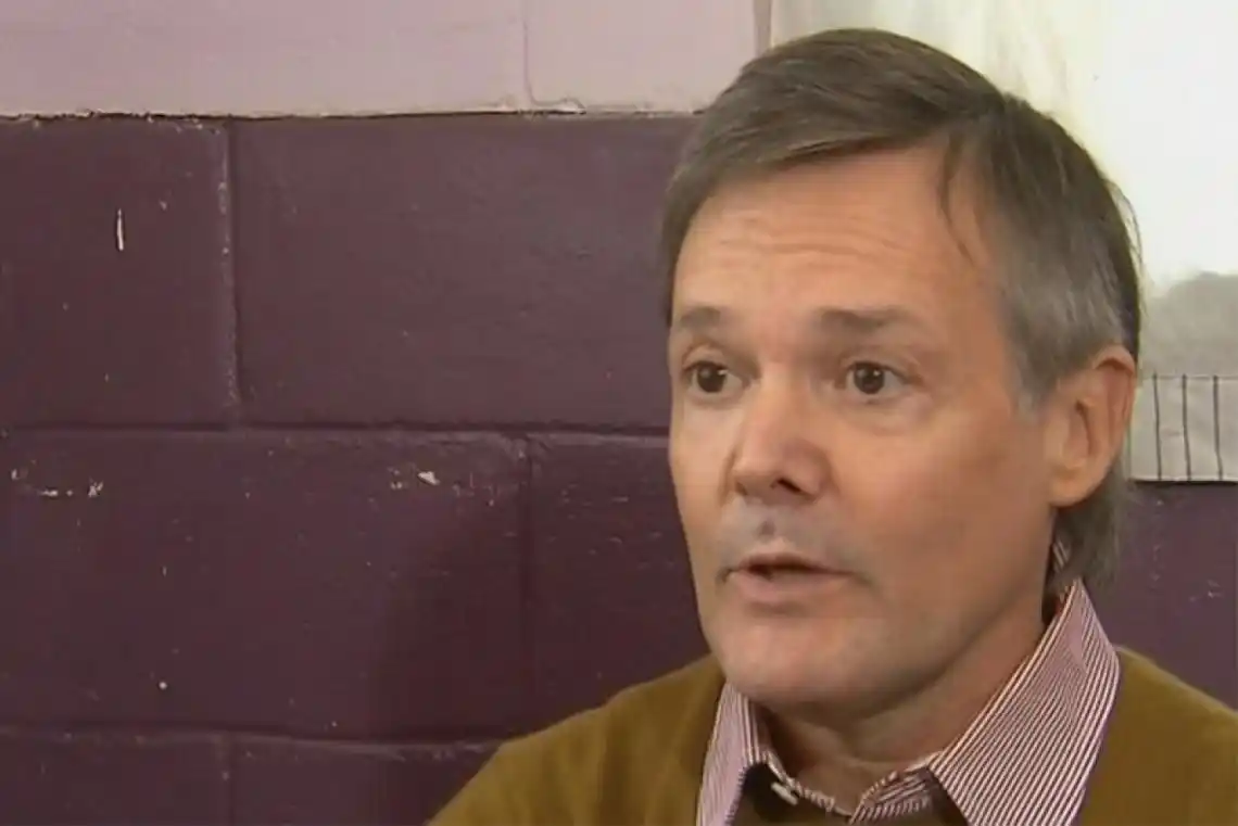 El femicida Farré denunció que un sicario quiso estrangularlo durante un traslado