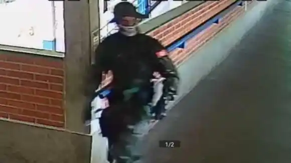 ¡EL MAL EJEMPLO QUE EE.UU. DIO! Adolescente disparó contra alumnos y profesores de escuelas en Brasil: 3 muertos y 11 heridos (video)