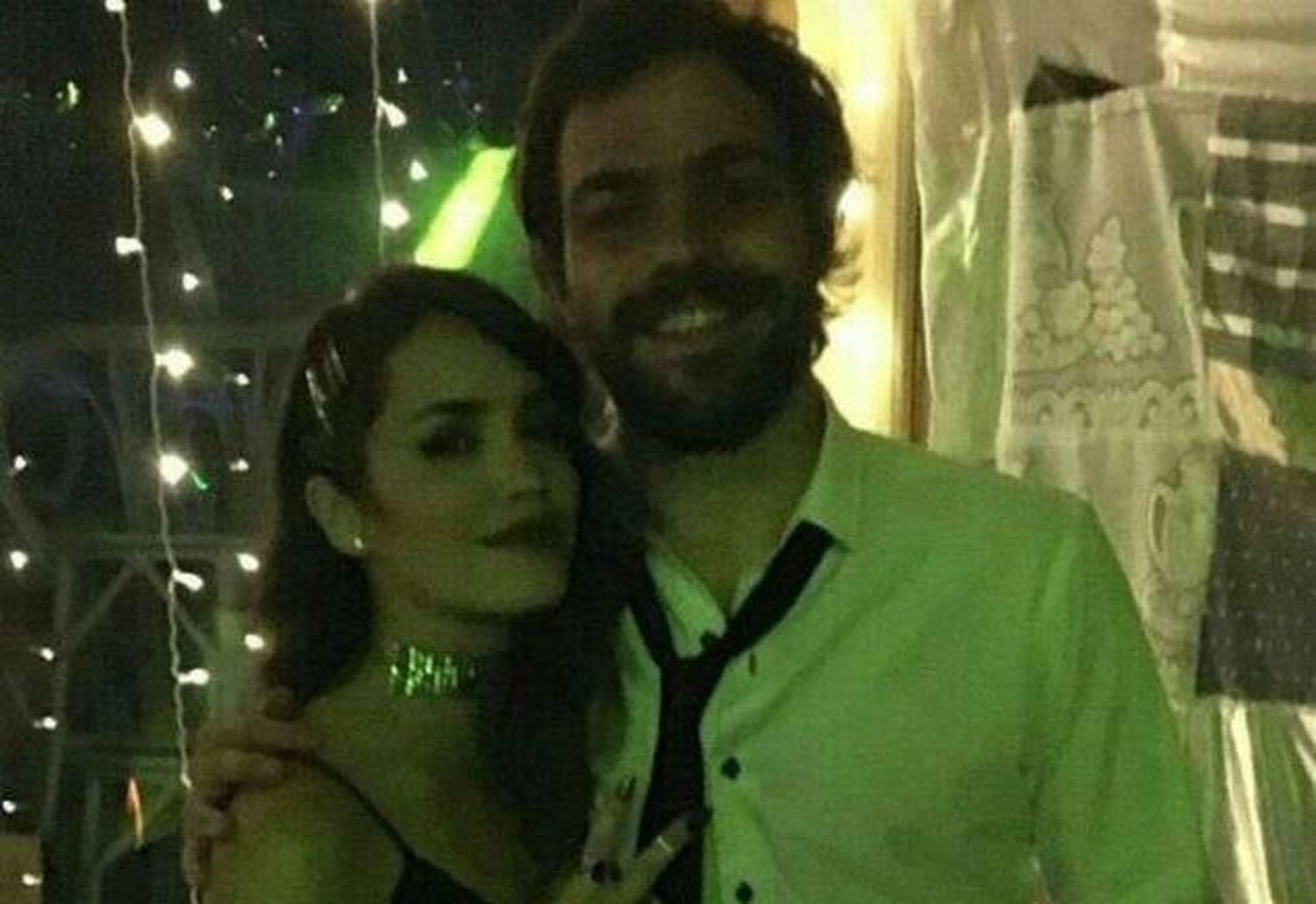 Video: Lali Espósito y Peter Lanzani, abrazos y a los besos en San Sebastián