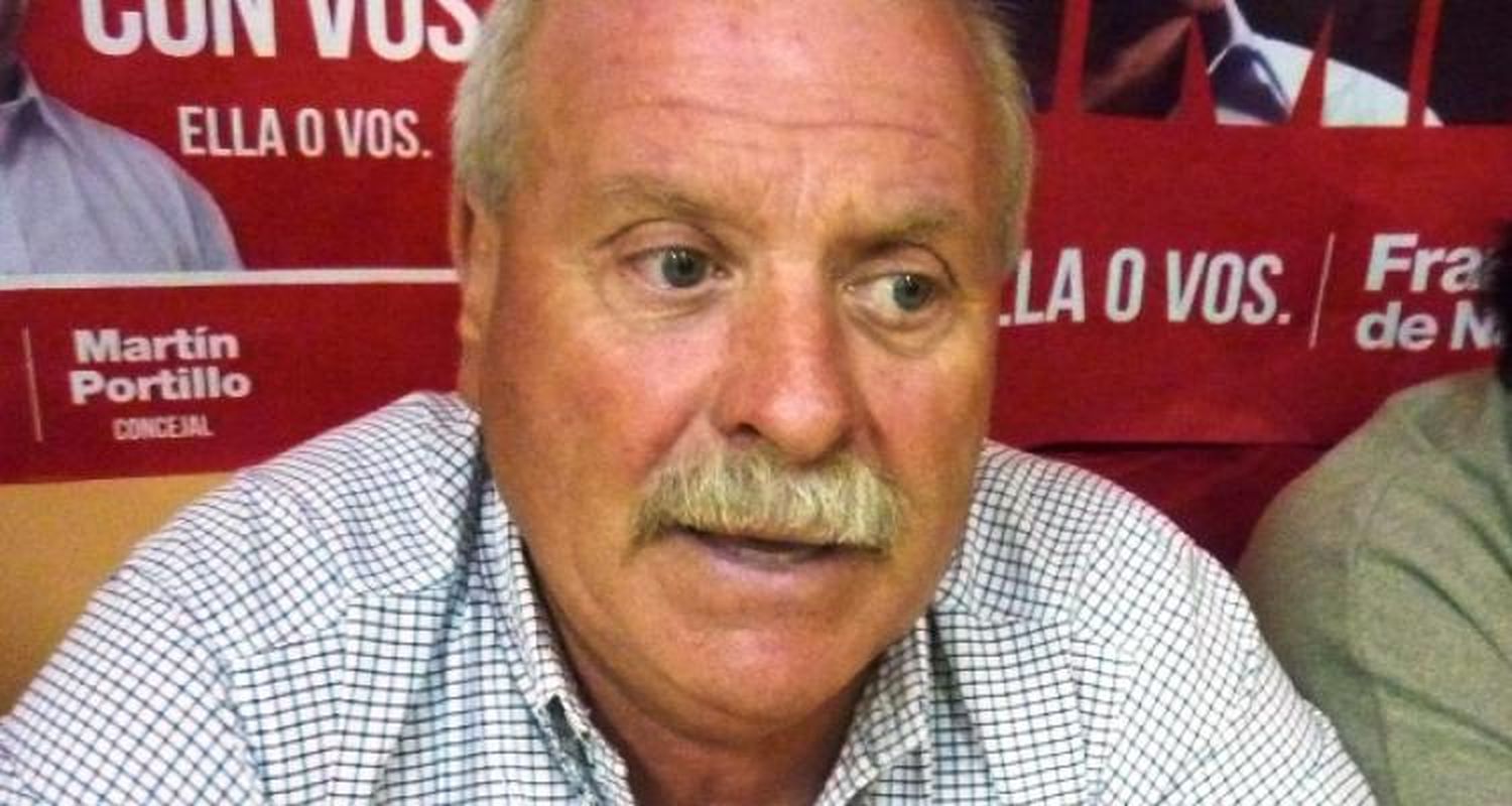 Quintana propone prohibir estacionar frente a edificios