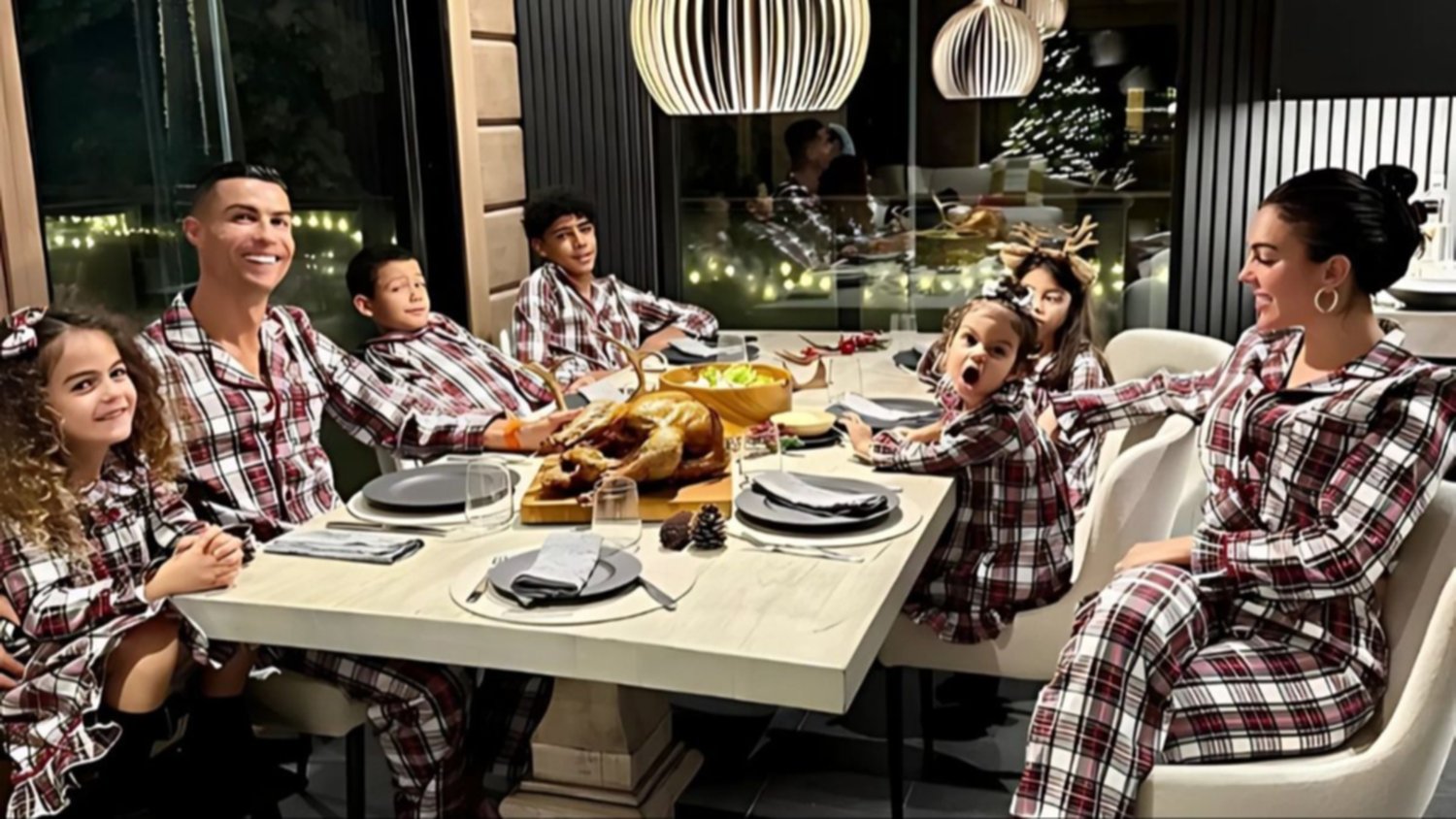 Cristiano Ronaldo celebró la Navidad en el Polo Norte junto a Georgina Rodríguez y sus hijos