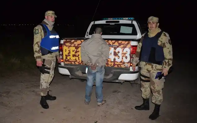 Encontró a cuatrero faenando ovejas en la propiedad que cuida