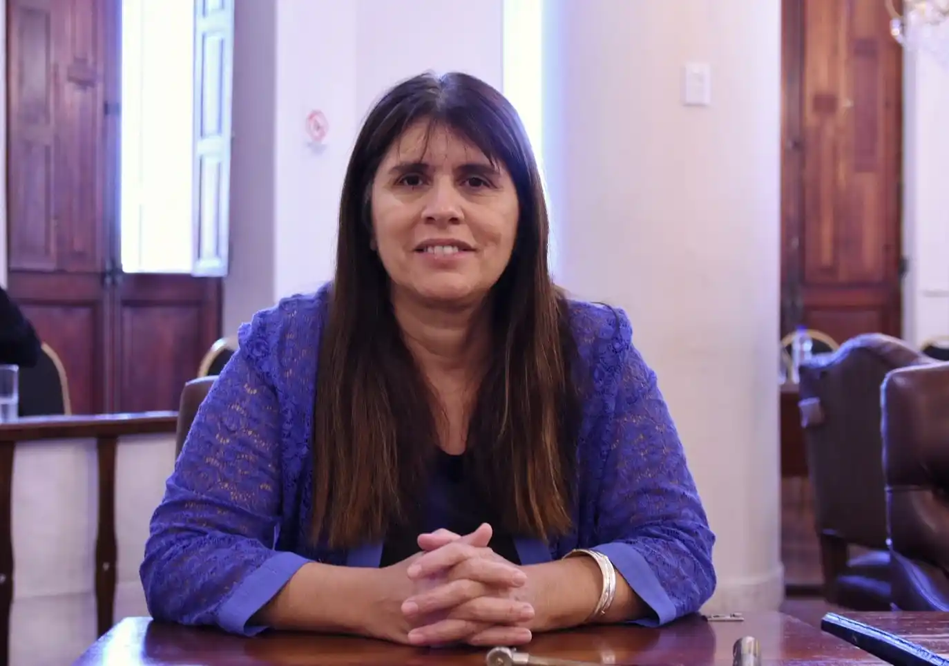 Acevedo criticó la presencia policial en dependencias municipales