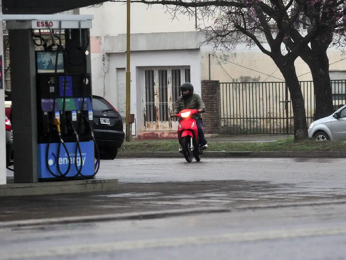 Tarjetas y cuenta corriente predominan en las ventas de las estaciones de servicio