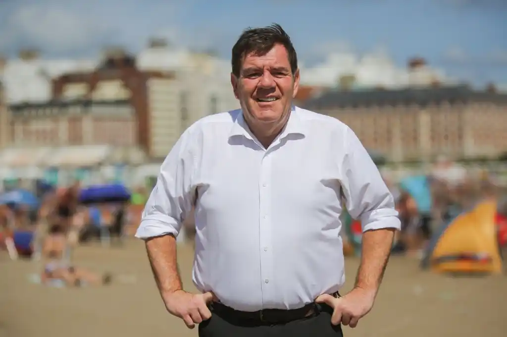 Un intendente bonaerense y sus funcionarios donarán el aguinaldo