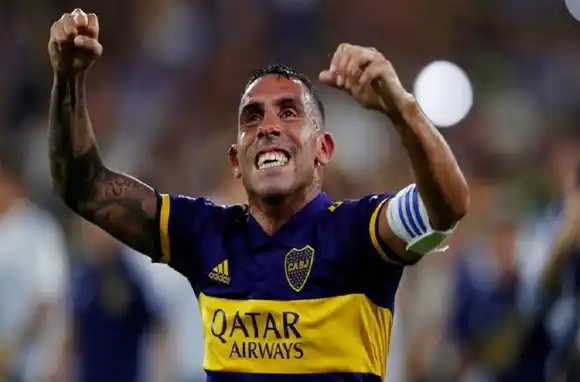 Tévez quedó como el tercer jugador argentino más ganador de la historia