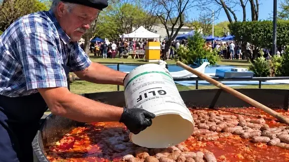 La Madrid:usaron baldes de glifosato para transportar alimentos