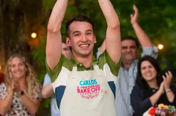 Carlos gritó campeón en la nueva temporada de Bake Off Argentina