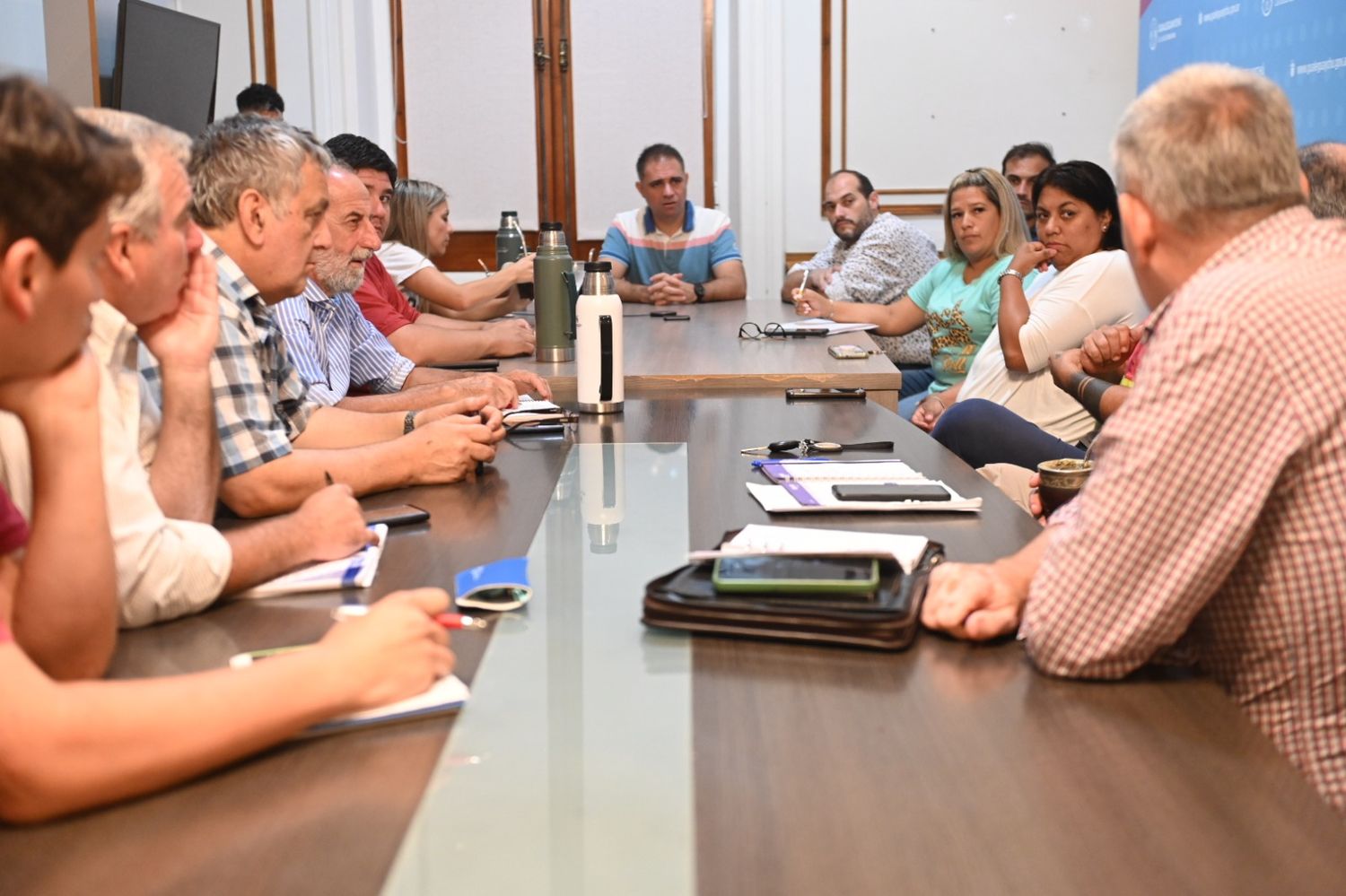 Davico se reunió con su equipo para analizar la situación de la ciudad en pleno temporal