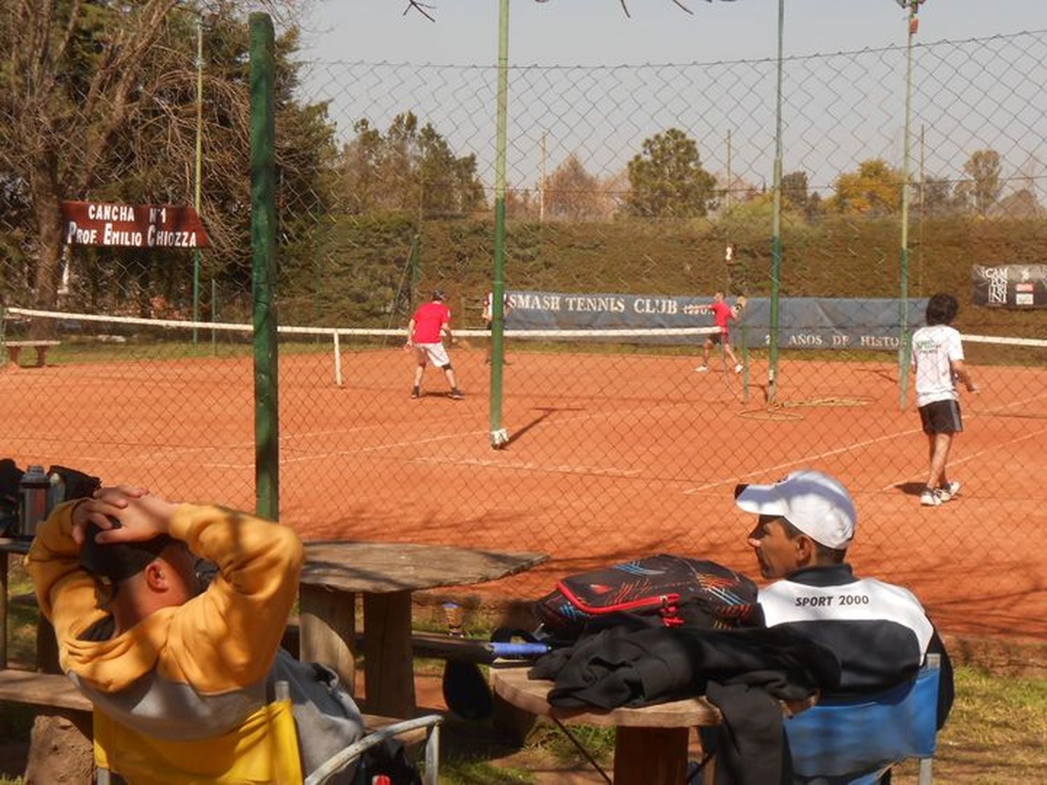 Smash Tennis, torneo en cierne y colonia de vacaciones