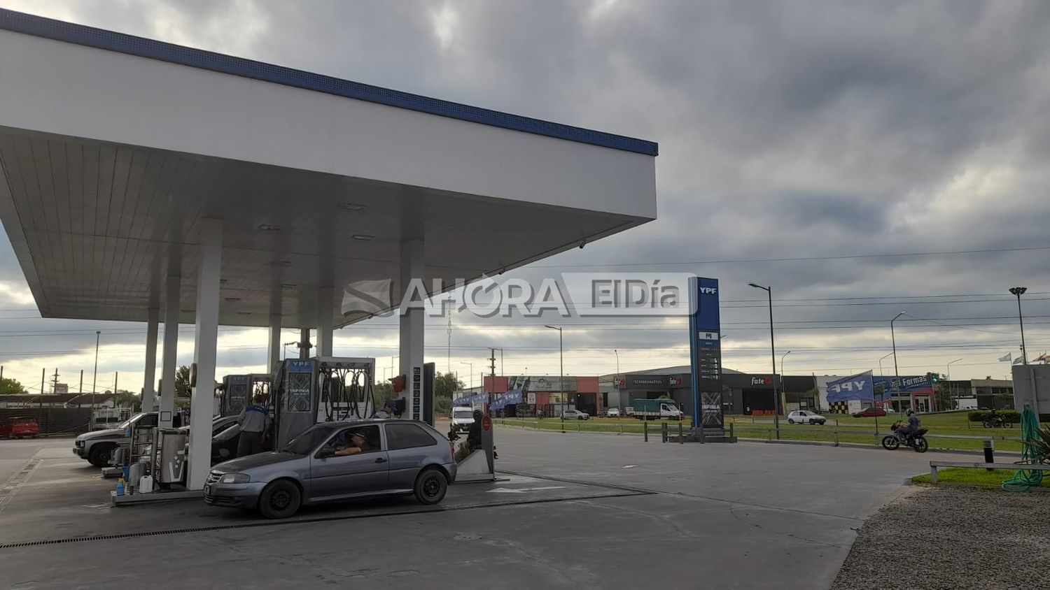 Subió el precio de los combustibles: cuánto sale cargar nafta y gasoil en la ciudad