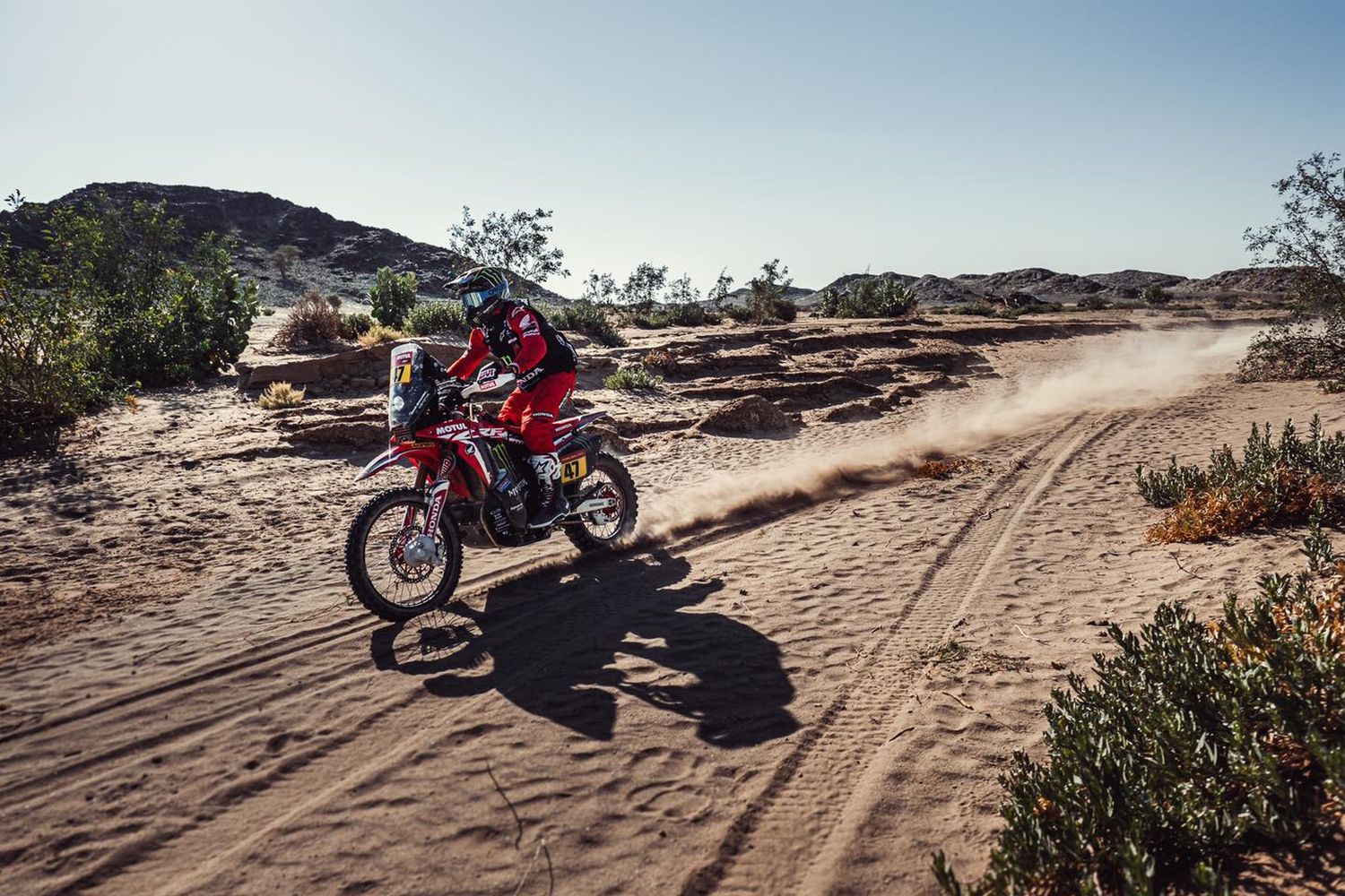 Buen comienzo de los representantes argentinos en motos y cuatriciclos