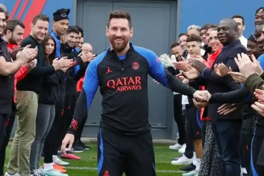Messi ya se entrena con el PSG