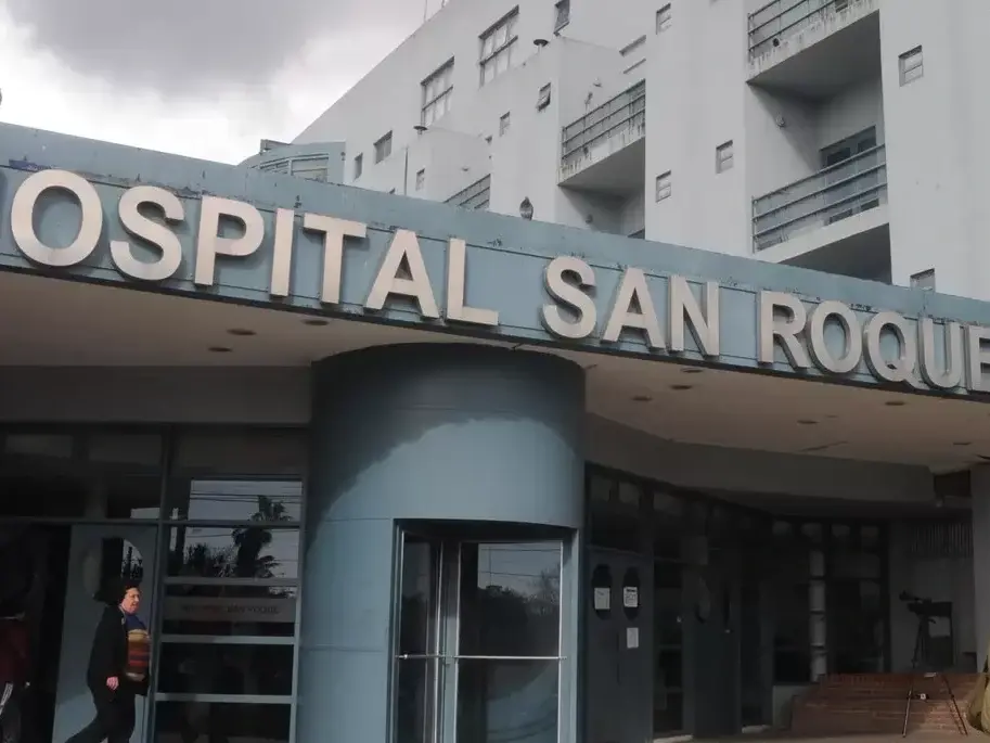 Un enfrentamiento a tiros entre hinchas de Estudiantes y Gimnasia desató el pánico en un hospital de La Plata