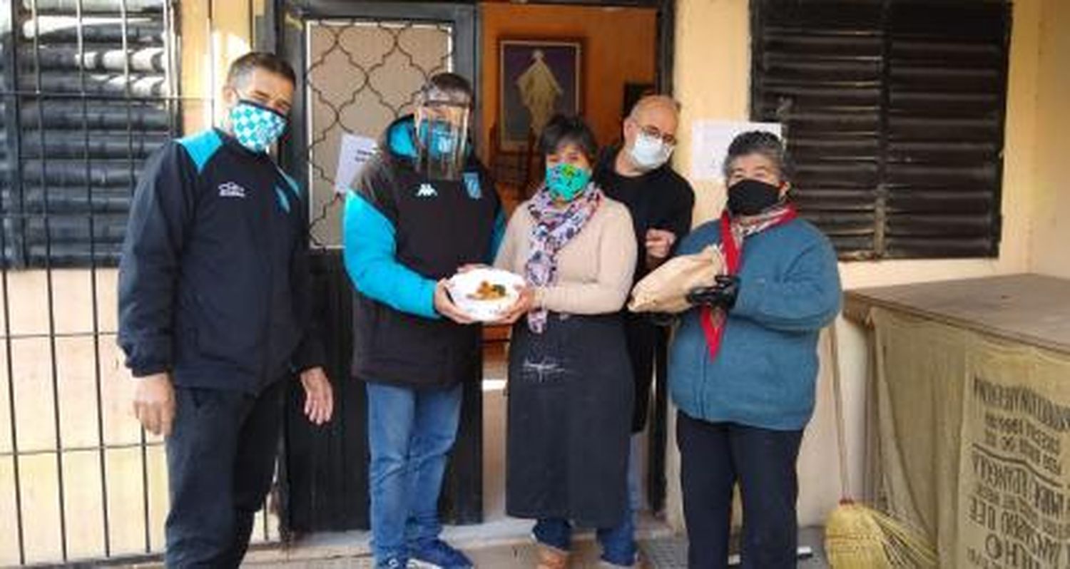 La Filial de Racing cocinó y entregó viandas en un comedor