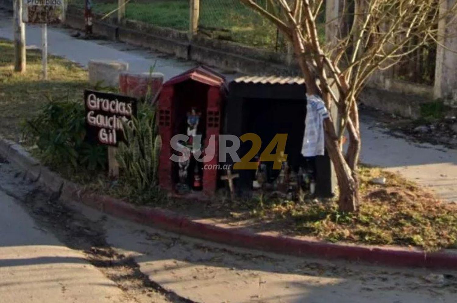 Hallaron un cráneo en un santuario del Gauchito Gil en Paraná