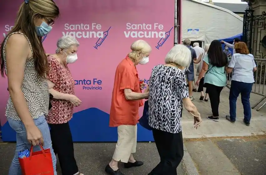 Comenzó la vacunación contra el coronavirus para mayores de 90 y en breve será el turno de los docentes