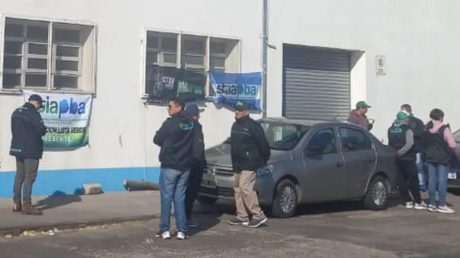 Protesta de sindicato de alimentos por el despido de una trabajadora