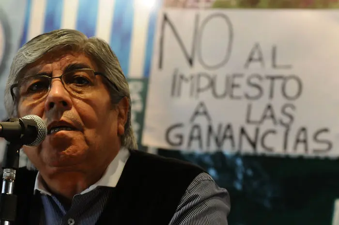 Moyano amenaza con un paro de camioneros