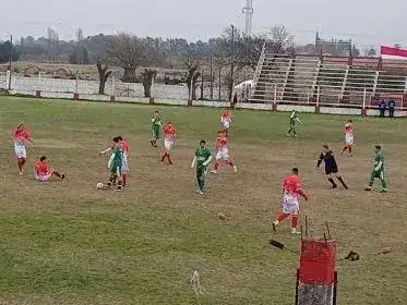 La Academia venció a Centro Bancario y volvió a meterse en la pelea