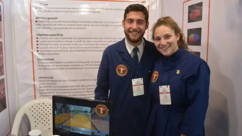 Estudiantes crearon una sopa para combatir la desnutrición