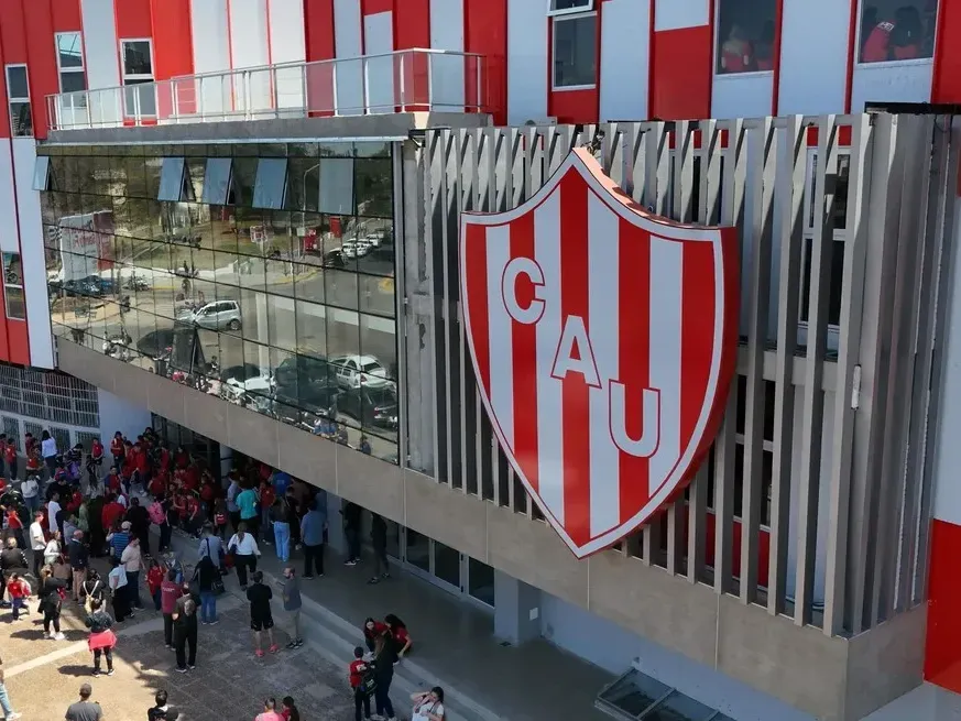 Estadio 15 de Abril listo para recibir a una multitud para el Tatengue y el Xeneize. Foto: Fernando Nicola.