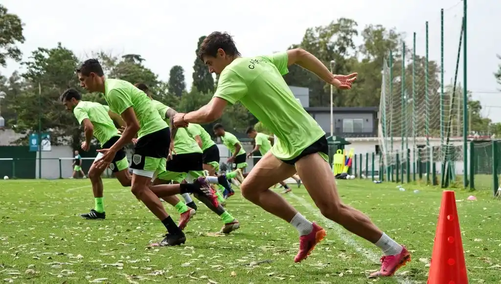 El plantel de Banfield registró tres casos de coronavirus y ya son nueve