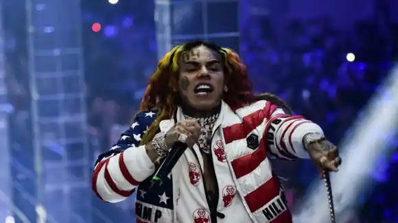 Rapero Tekashi 6ix9ine recibe brutal golpiza y termina en el hospital (Video)
