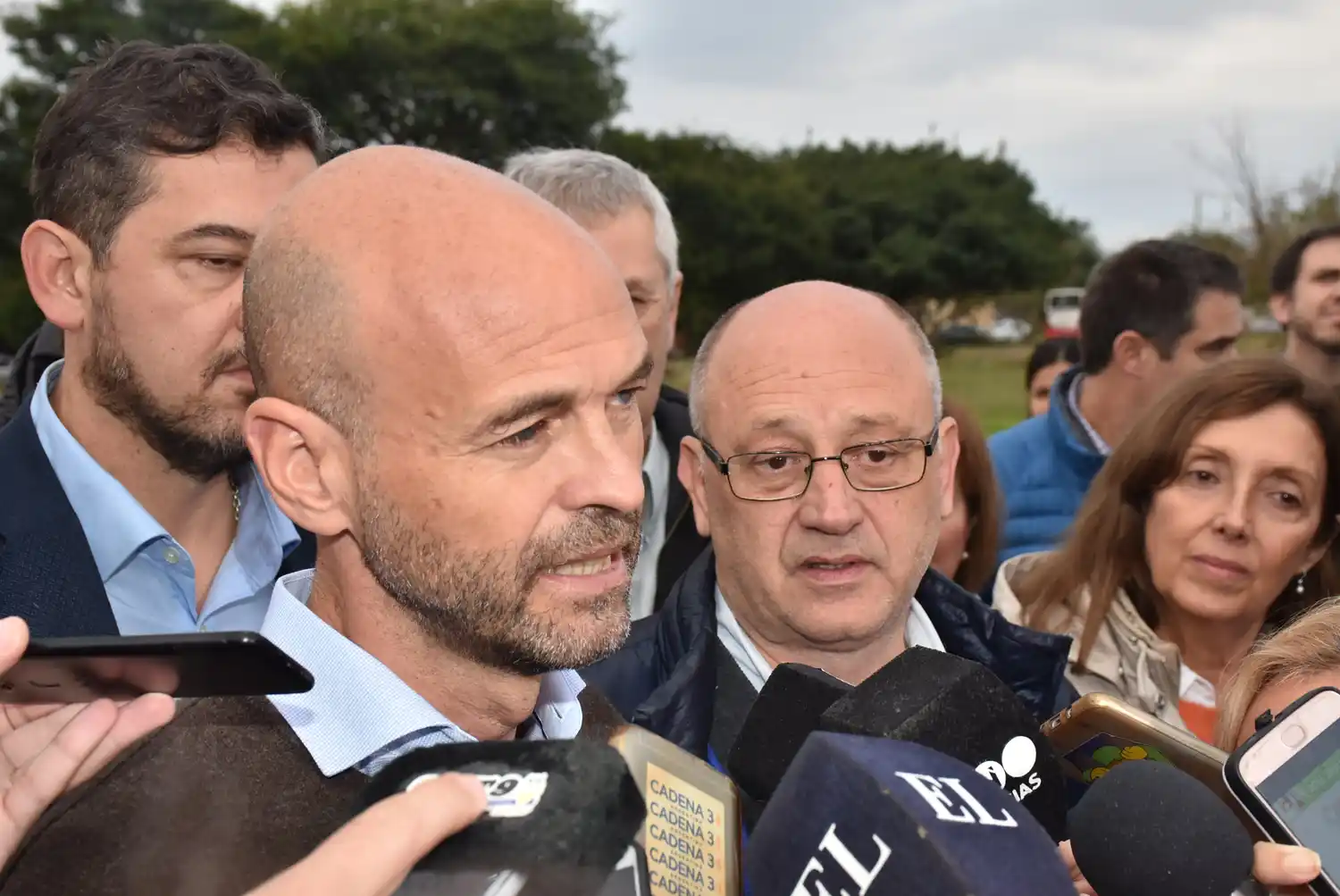 Dietrich cruzó a funcionarios de la provincia y les pidió que “no peleen”