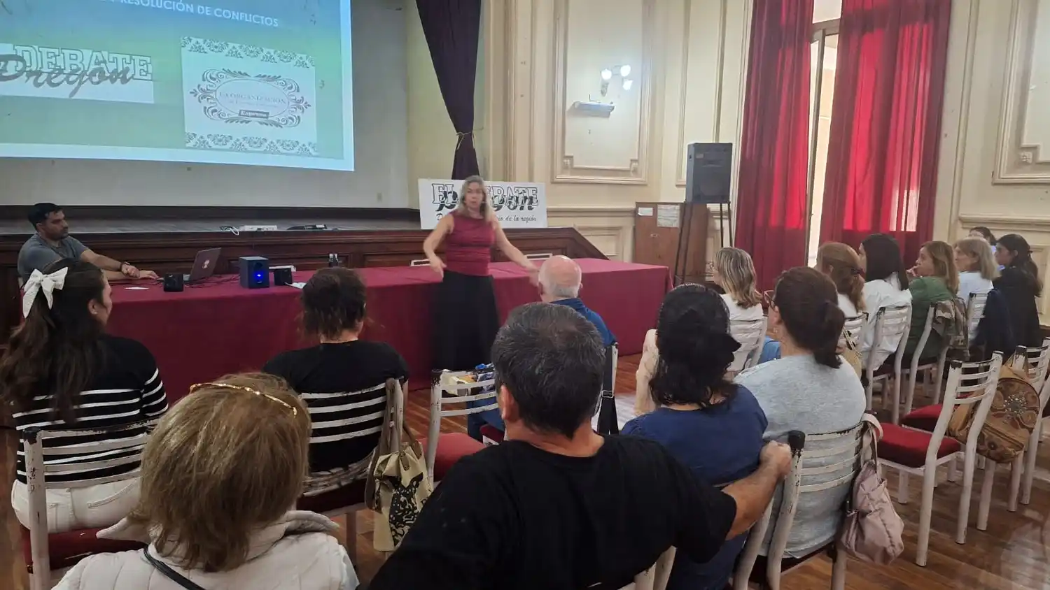 Carolina Larreteguy realizó una brillante exposición.