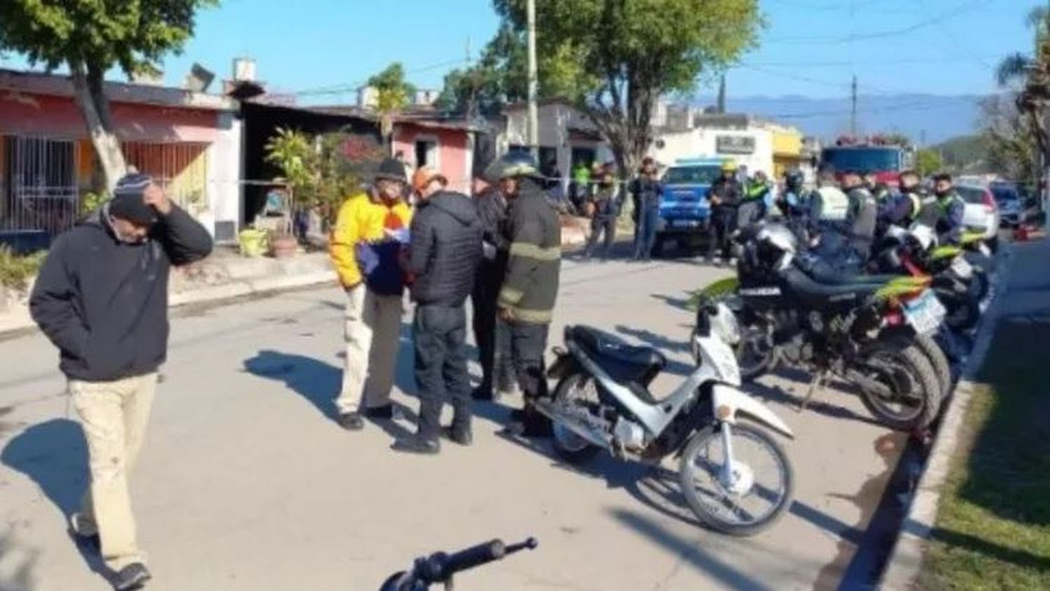 Dos nenes de 2 y 4 años murieron atrapados por el fuego en medio de un incendio en su casa
