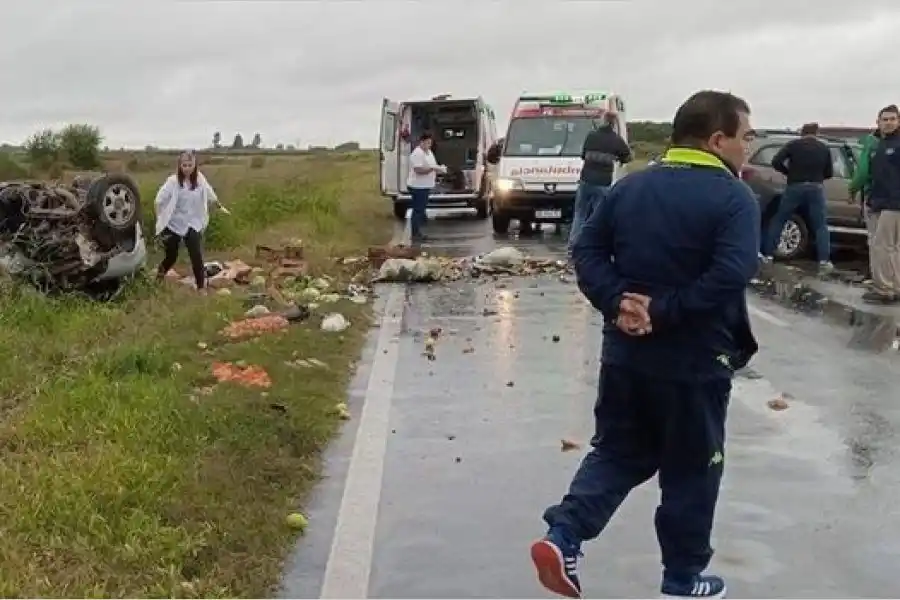 Grave choque frontal en Ruta 4