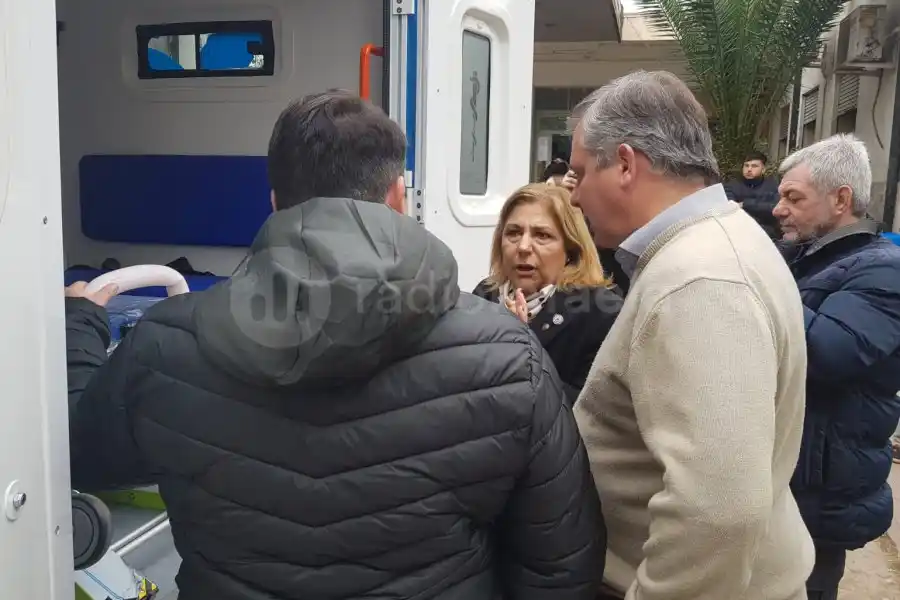 El Hospital Jaime Ferré incorpora una nueva unidad a la flota: “Es nueva tecnología para los traslados”