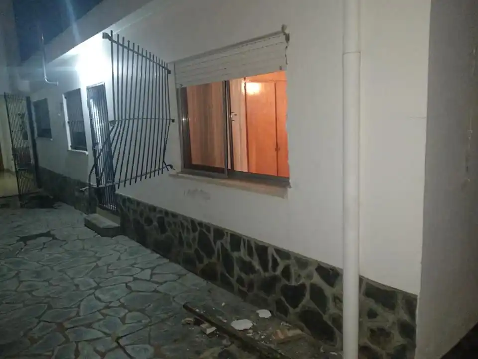 Roban más de 100 mil pesos y dólares de una casa en Urdinarrain