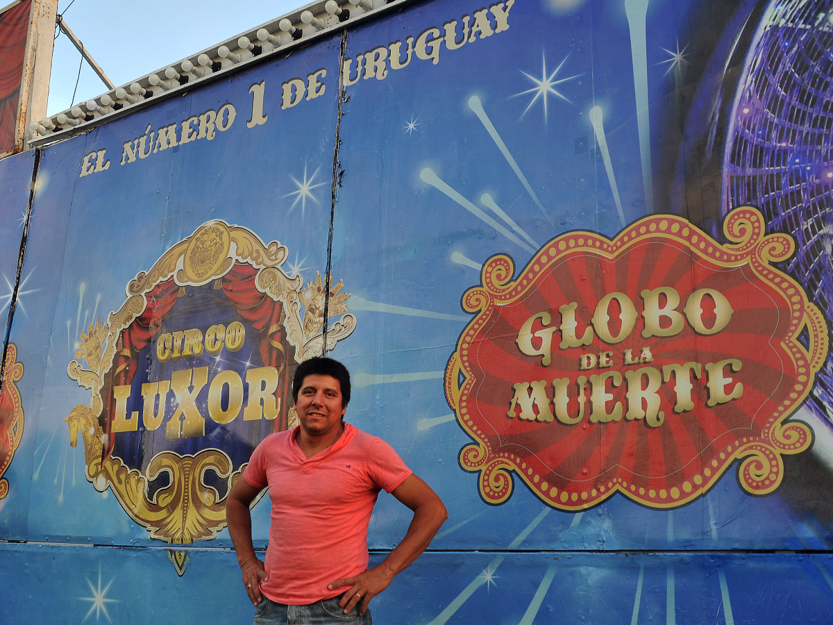 “Tengo mi propio circo para poder tener mi familia unida” 