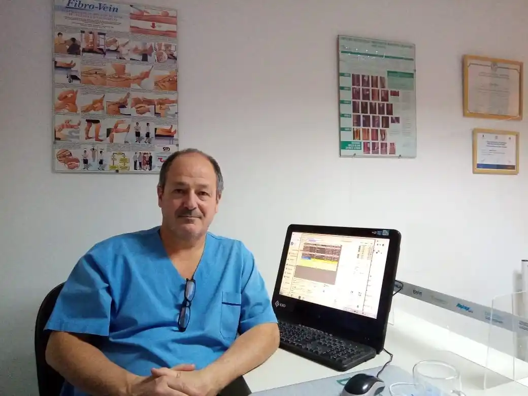 El doctor Gastón Duclos llegó a Tandil procedente desde Buenos Aires.