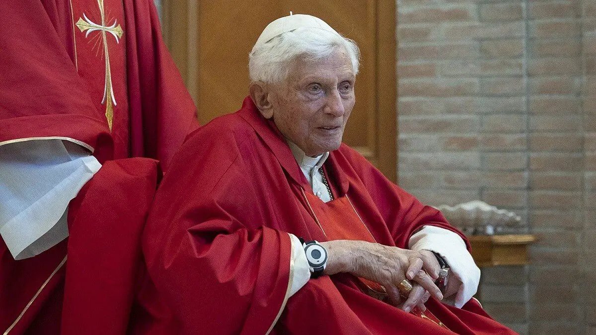 MUERE EL PAPA EMÉRITO Benedicto XVI: su cuerpo será expuesto desde este lunes en la Basílica de San Pedro