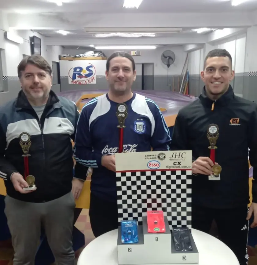 Podio Sport Blindado: Fabian Benz (2º), Mauricio Urdiales (1º) y Cristian Vaira (3º) .Foto:Prensa Automodelismo