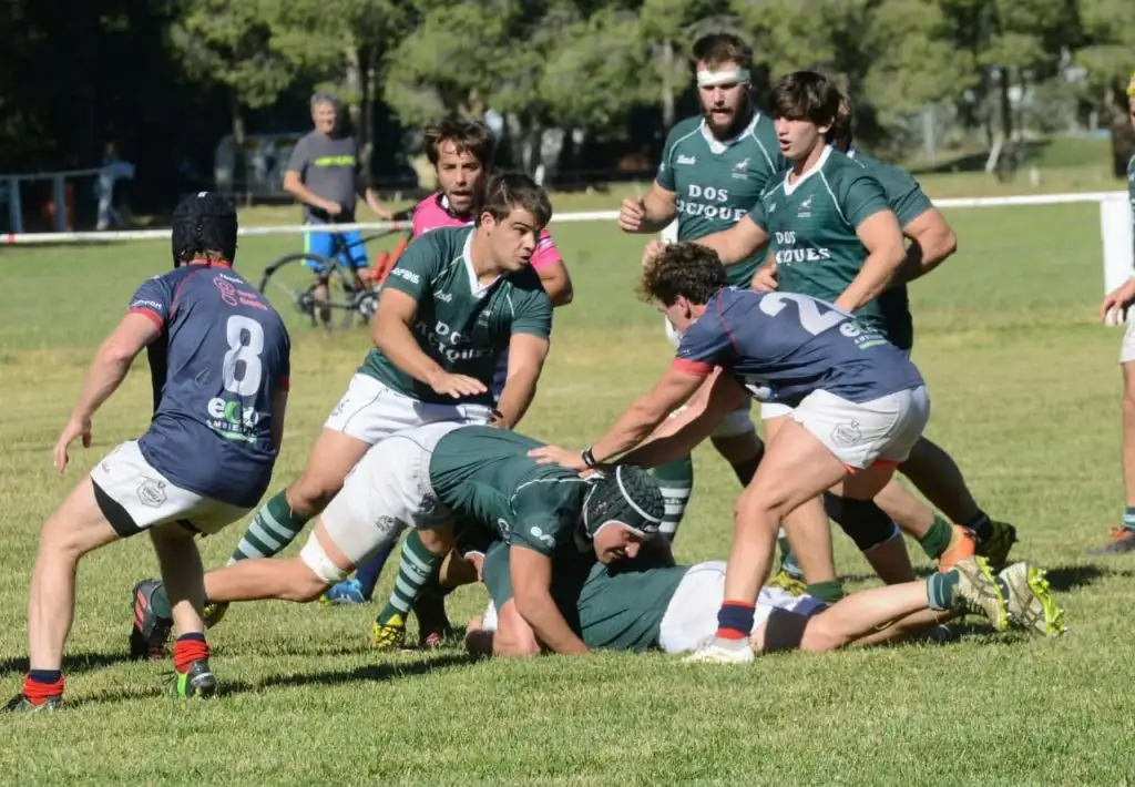 Los Cardos cayó sobre el final en Bahía Blanca