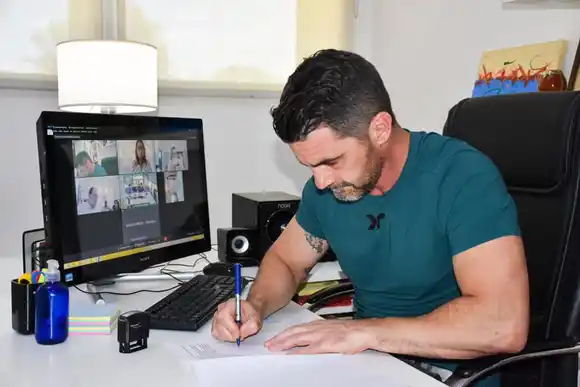 Castelli firmó convenio con el OPDS por establecimientos industriales