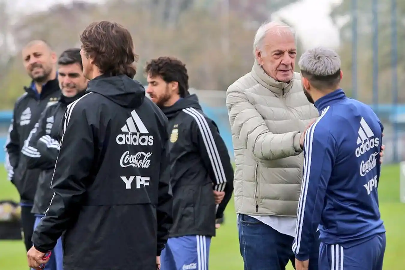 Con Agüero y sin Messi, la Selección empezó a trabajar en Ezeiza