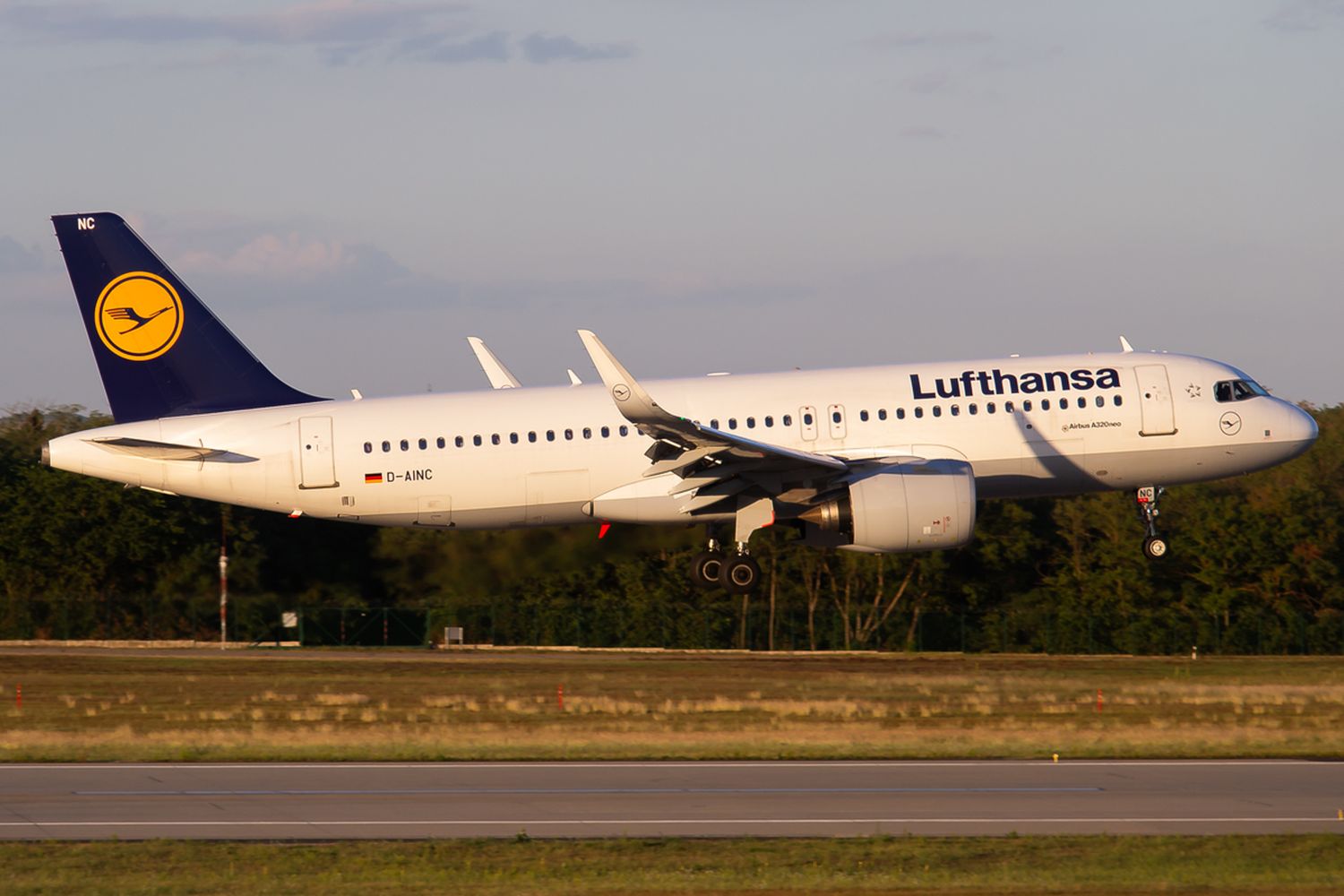 [Photogallery] Late afternoon planespotting in Budapest