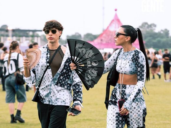 Dos sampedrinos fotografiados por la revista Gente en el Lollapalooza