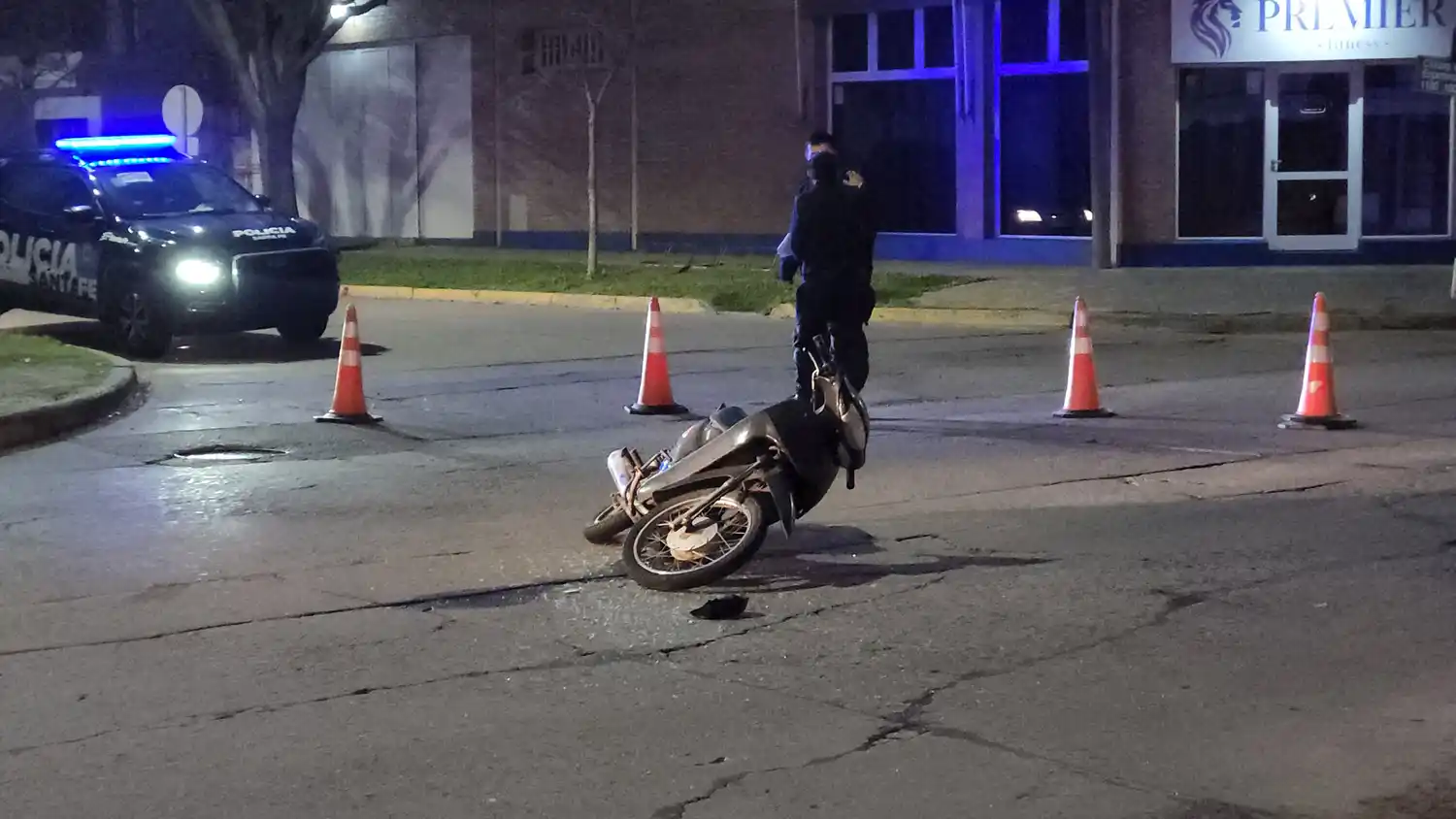 Accidente choque Av Brasil y Guemes, fotos radio rafaela - 3