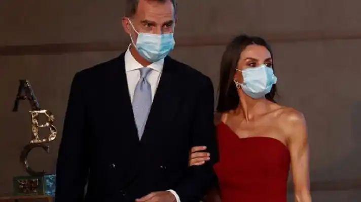 El Rey Felipe VI en cuarentena tras estar en contacto con una persona con COVID-19