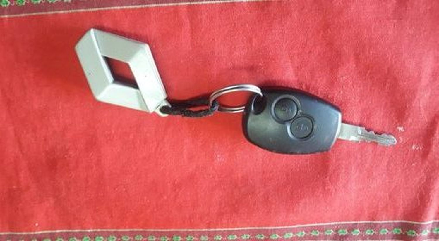Encontraron llave de auto Renault
