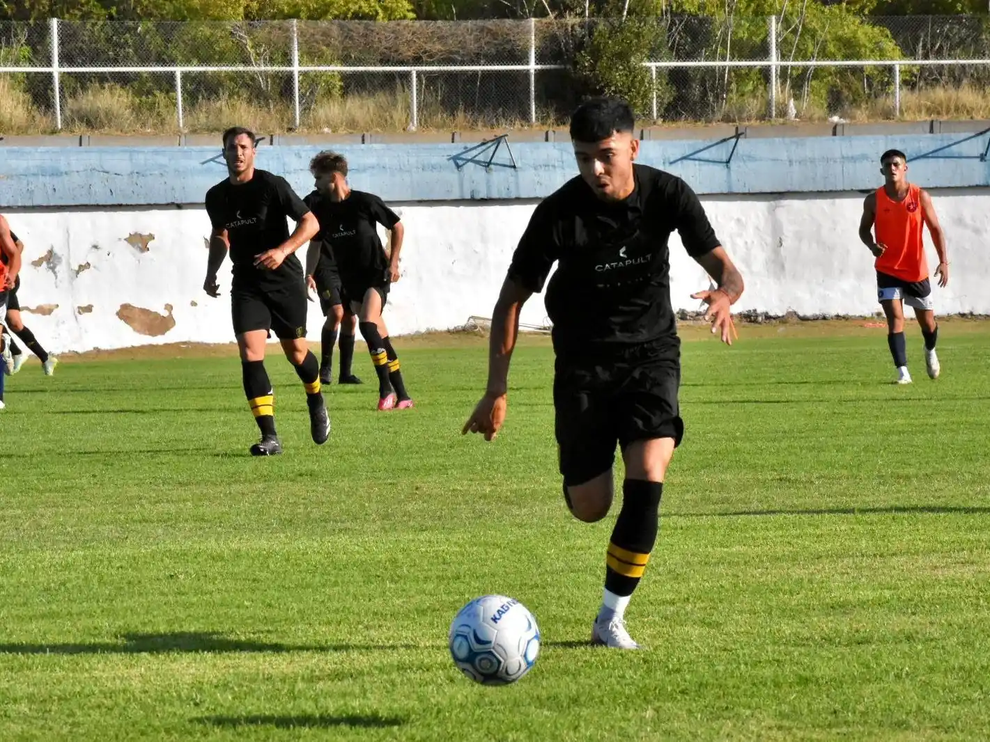 Gabriel Navarro es uno de los refuerzos de Santamarina.